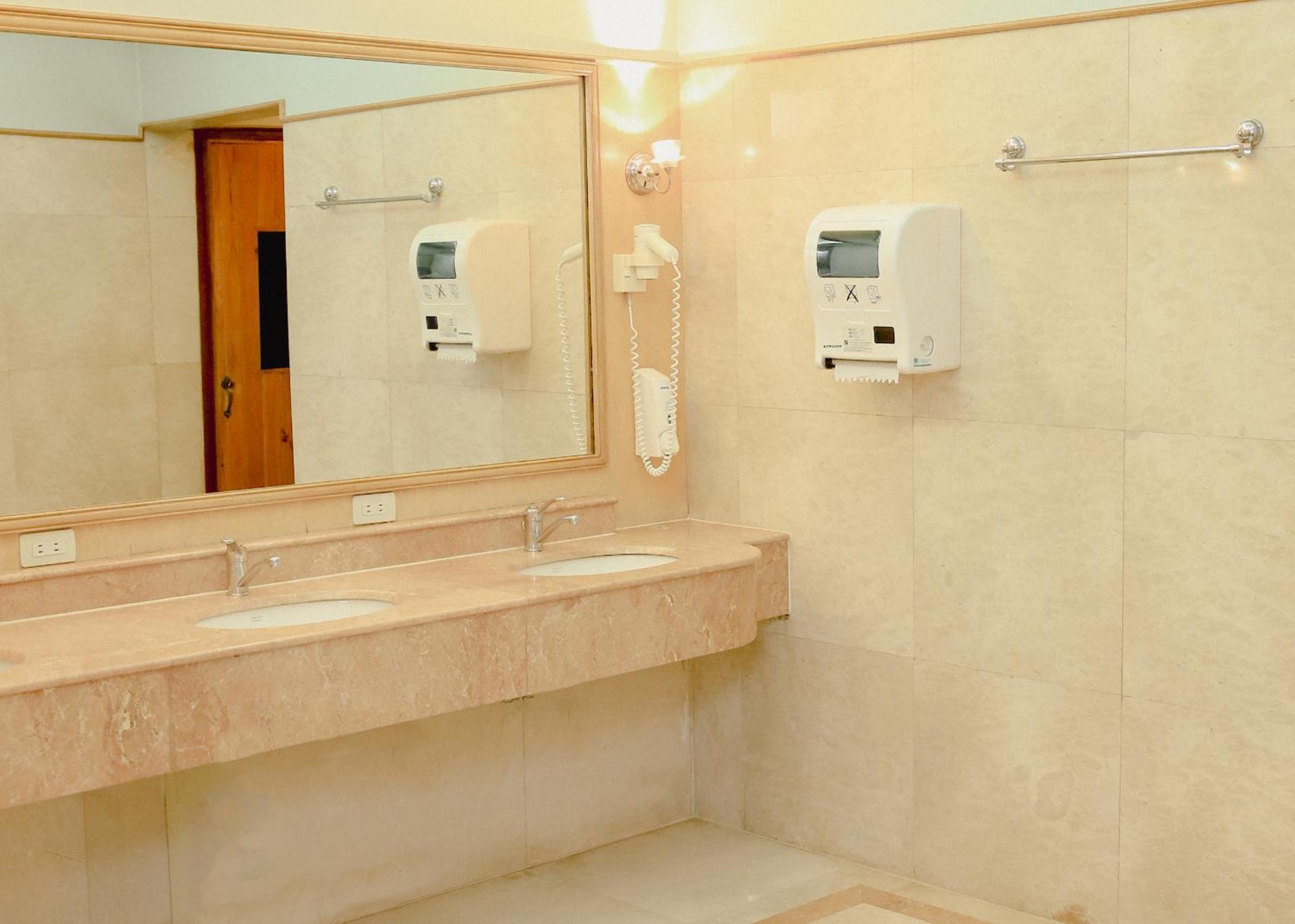 Richmonde Hotel Ortigas, Manila Pasig City Buitenkant foto